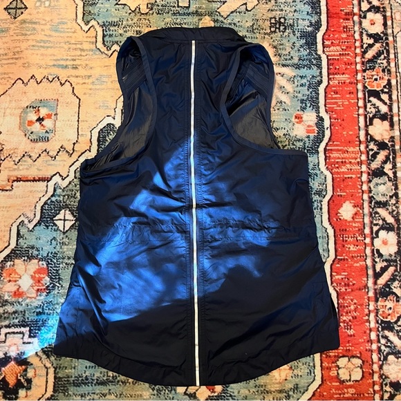 Athleta Hooded Zip Up Vest - Picture 6 of 10